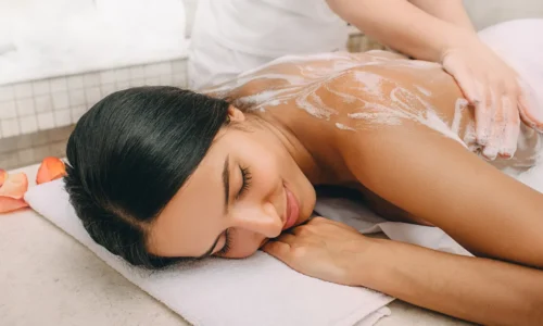 Couple enjoying the best hammam experience in Istanbul