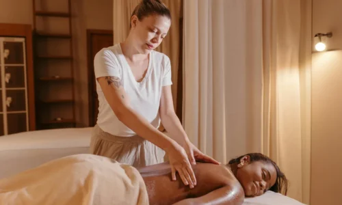 Couple receiving massage near me in Istanbul at Victory Spa