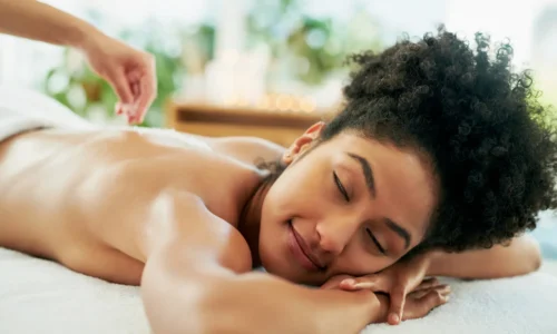 Tourist couple enjoying massage near Sultanahmet at Victory Spa
